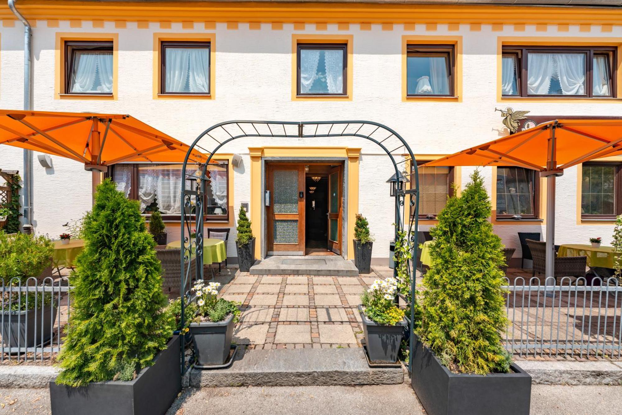 Hotel Garni "Zum Engel" Oberguenzburg 외부 사진